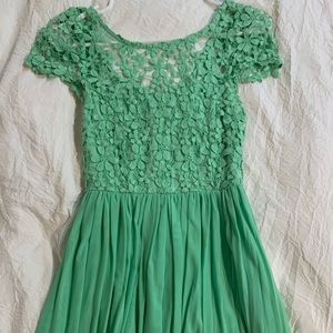 Green dress, thick lace top